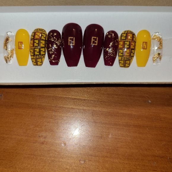 PRESS ON NAILS